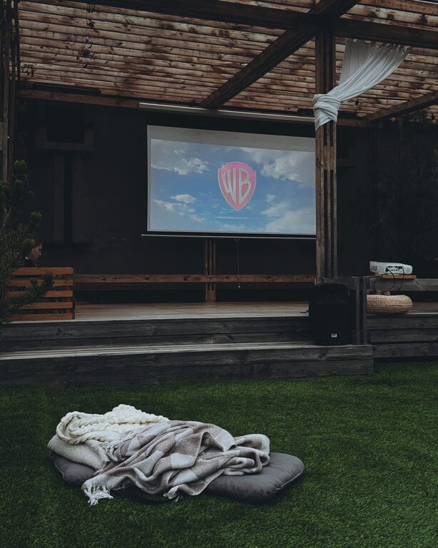 How to Plan a Perfect Screen-Light Evening at Home